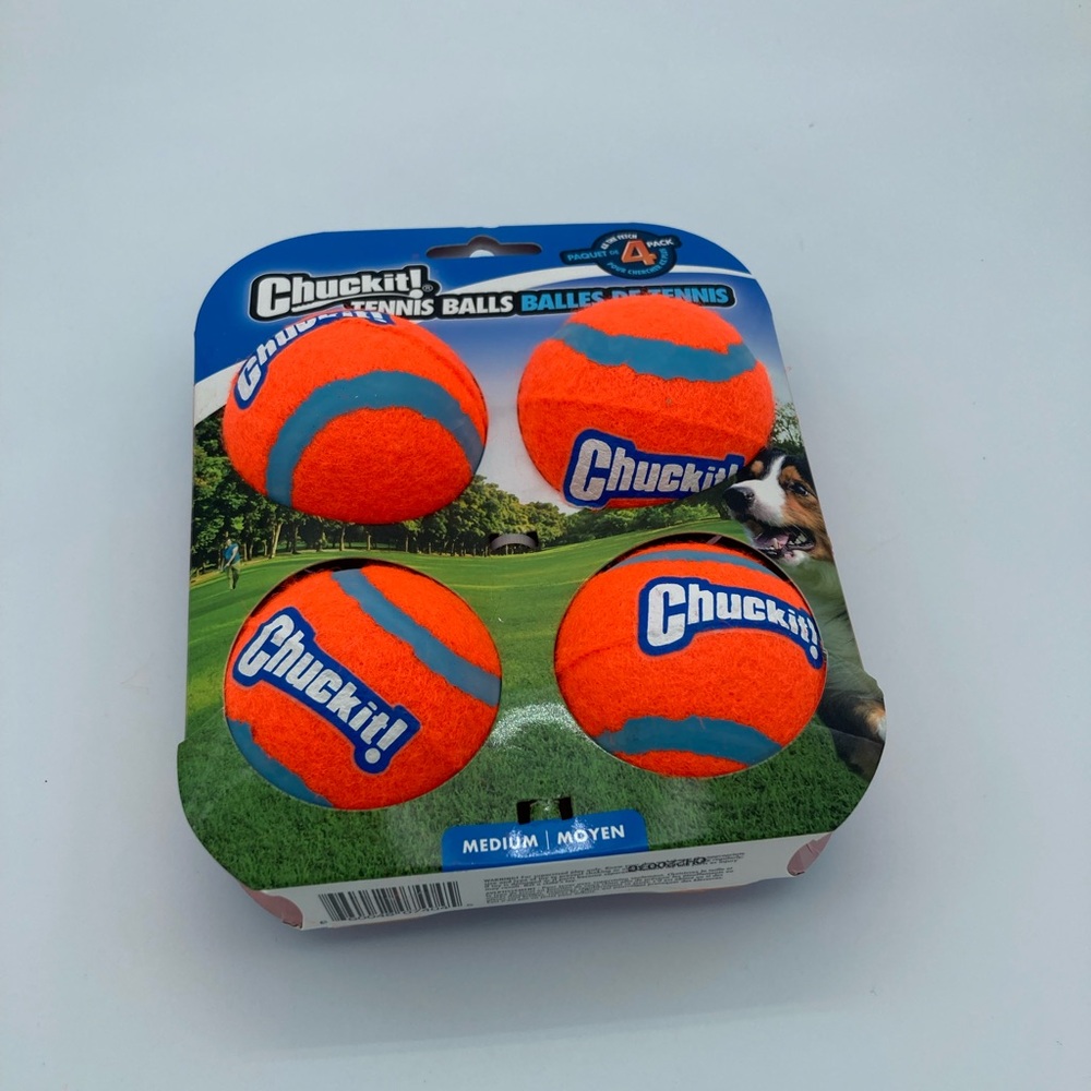 NWT CHUCK IT! TENNIS BALL MEDIUM 4 PACK